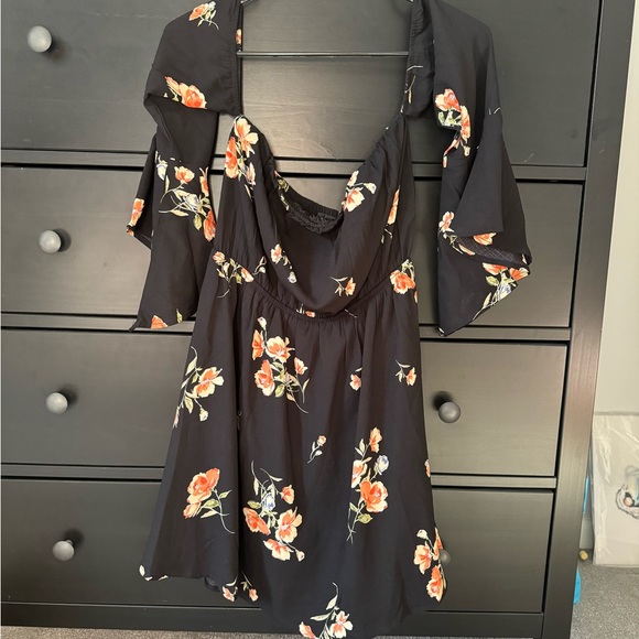 Women’s Lulus Medium Mini Floral Dress - Picture 3 of 3